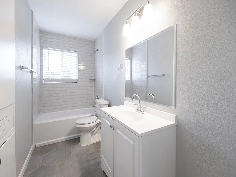 6001 Cameron Rd — Photo 26