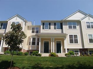 346 Terra Springs Cir, Volo, IL 60020