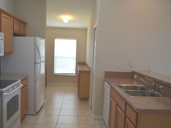 4th image of 811 Angelina Ct