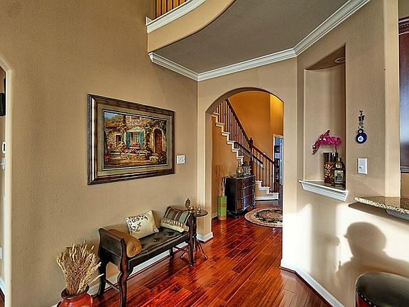 5th image of 10114 White Pines Dr