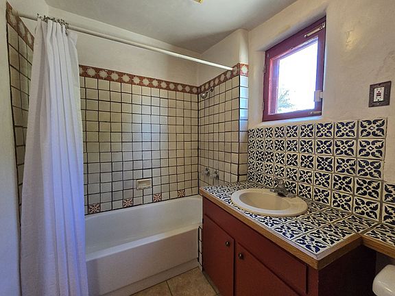 5th image of 631 Don Felix St #B