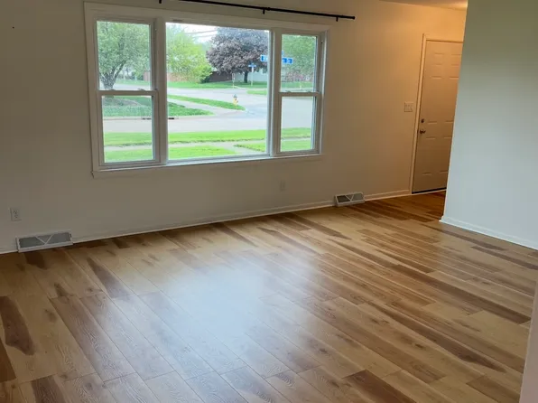 102 NW Sharmin Dr #104, Ankeny, IA 50023