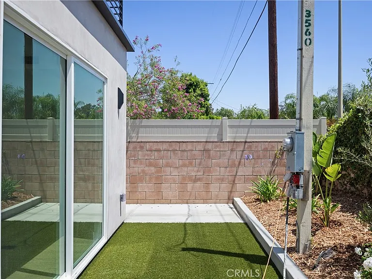 10051 Amestoy Ave — Photo 13