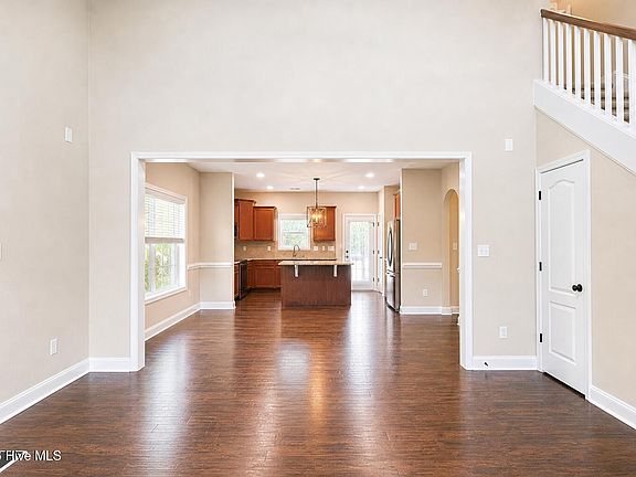4th image of 417 Harlequin Court