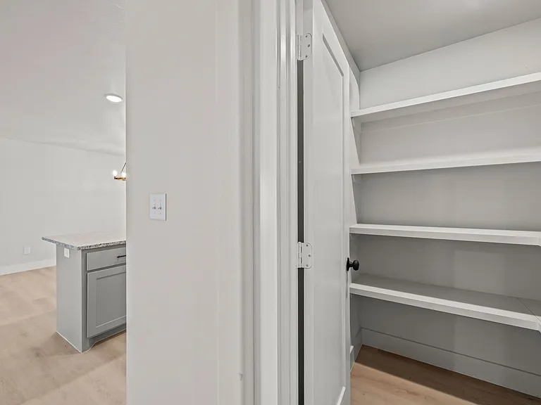 10517 East Cres #7400 — Photo 29