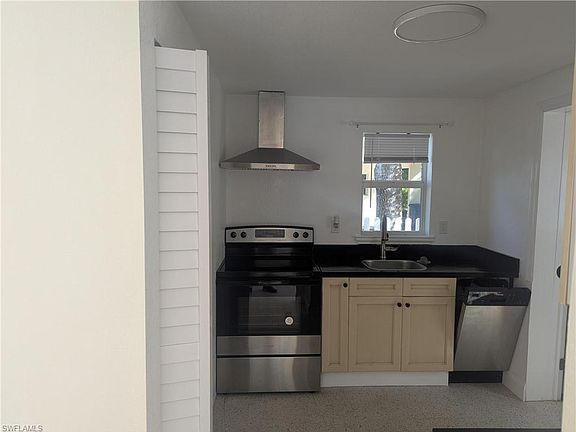 3rd image of 178 Evergreen Rd