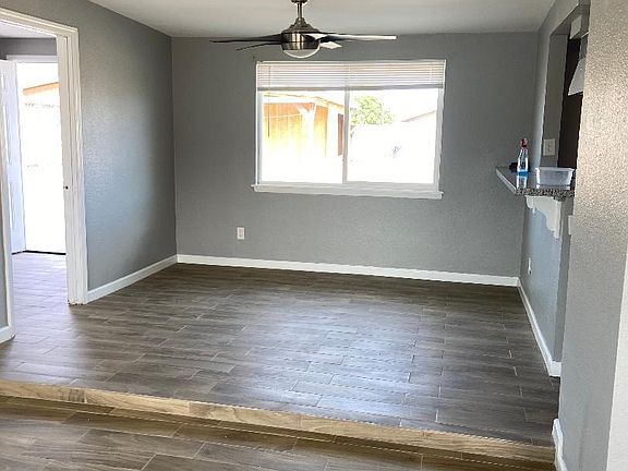 4th image of 244 Maravilla Dr