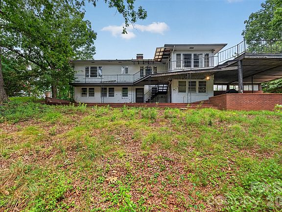 39th image of 311 33rd Street Dr SE