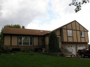 940 Beth Ln, Allentown, PA 18103