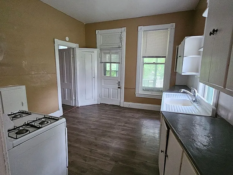 1812 NE Monroe St — Photo 7