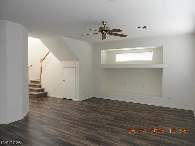 521 Dolphin Peak Ct — Photo 6