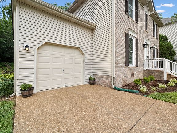 5th image of 2059 Upland Dr
