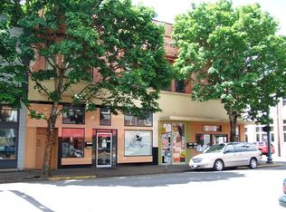 609 E Main St, Cottage Grove, OR 97424