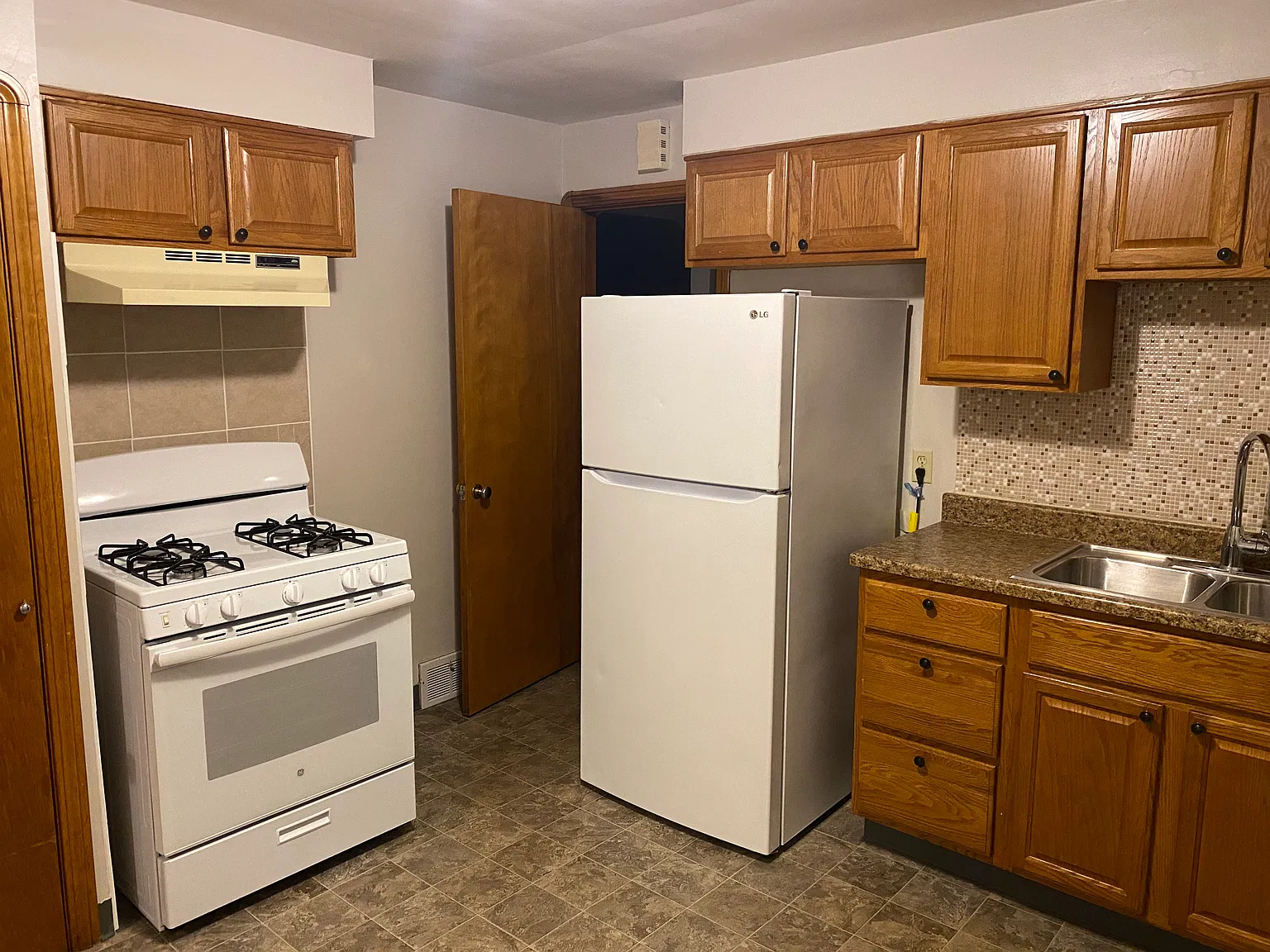 7515 Jameson Rd — Photo 3