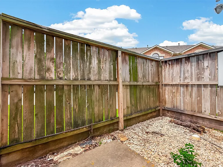 5941 S Loop E Fwy #104 — Photo 24