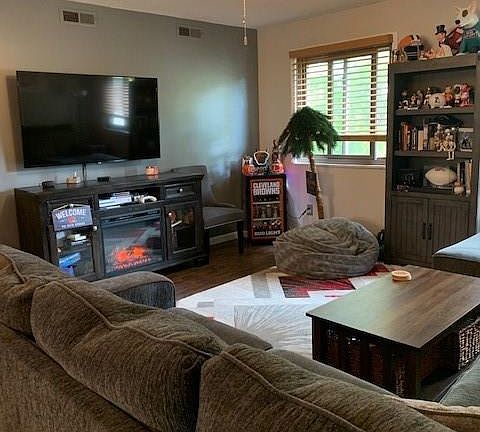 2nd image of 151 Kimrose Ln #151