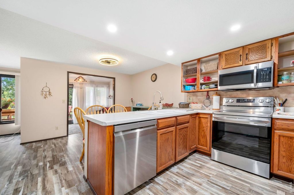 1100 Taft Ave #8