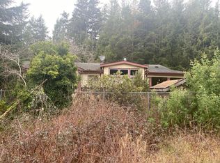 67752 Beaver Loop Rd, North Bend, OR 97459