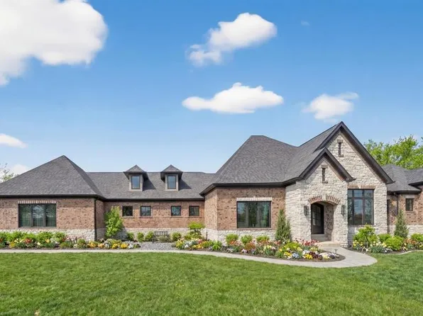 15 Babler Ln, Saint Louis, MO 63124