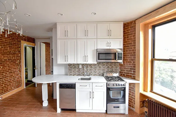 Rented by Bohemia Realty Group | media 9