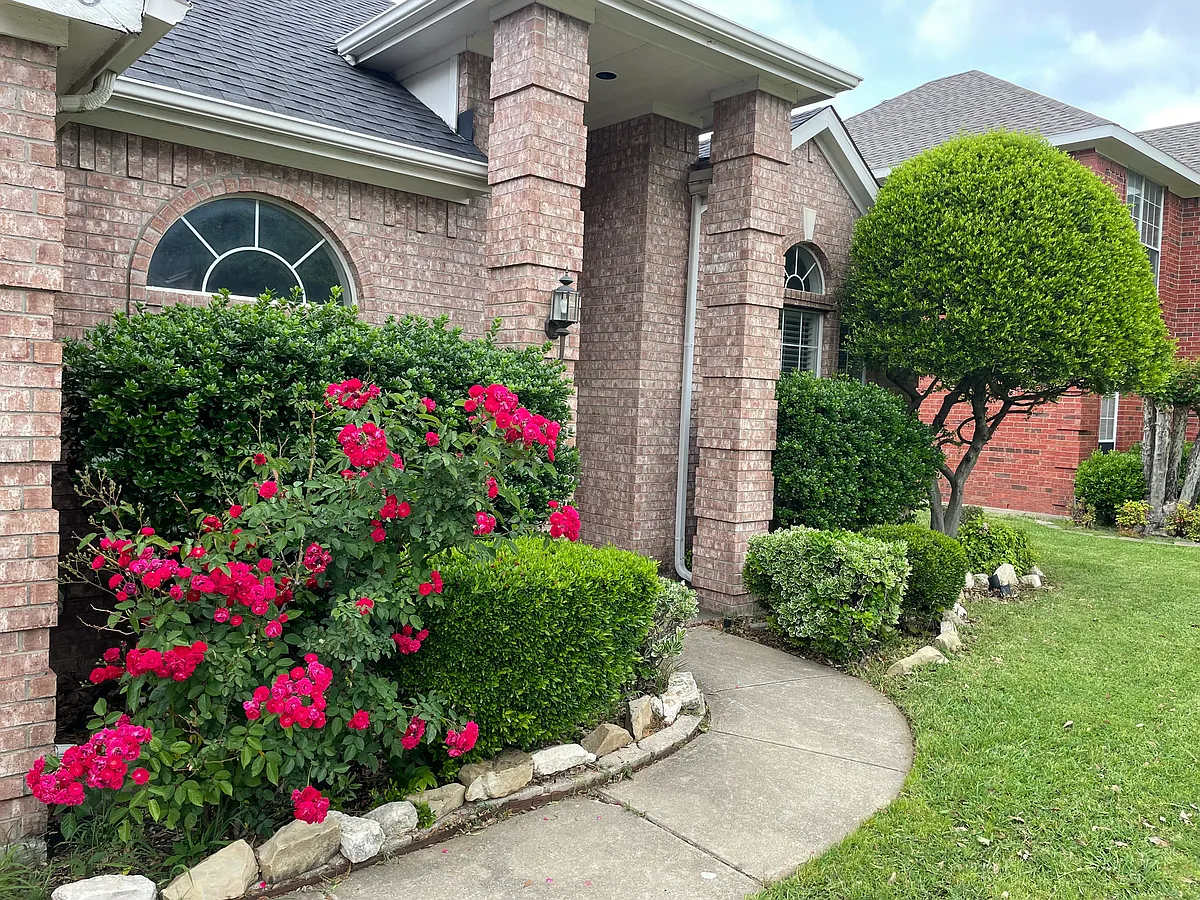 Building Photo - 7805 Crestview Dr
