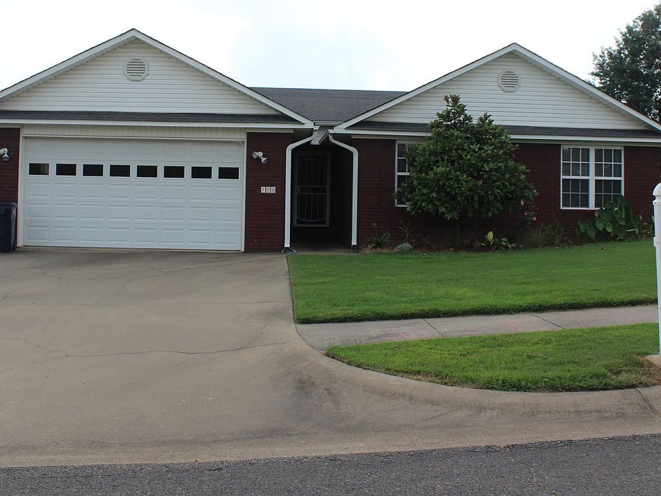 1st image of 706 Mulberry Dr