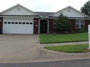 706 Mulberry Dr, Clarksville, AR 72830