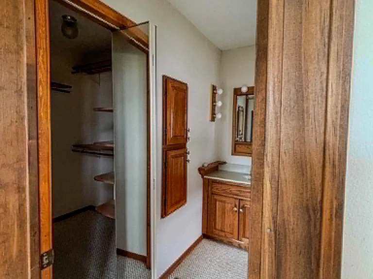Master Bath/Master Closet