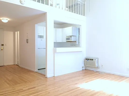 Rented by Salizzoni Realty | media 17