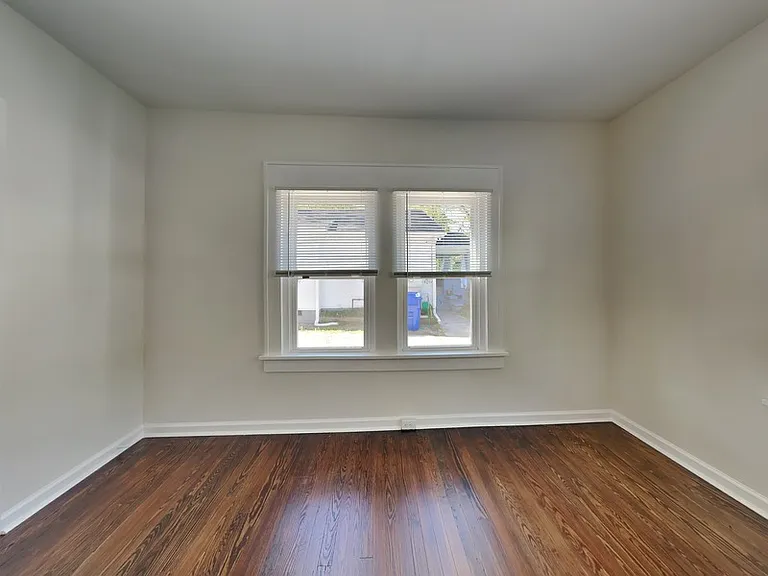499 Woodlawn Ave NW — Photo 9