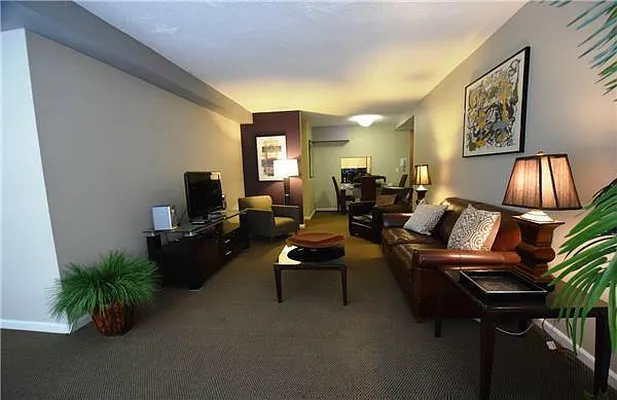 Rented by Global Realty Opportunities | media 37