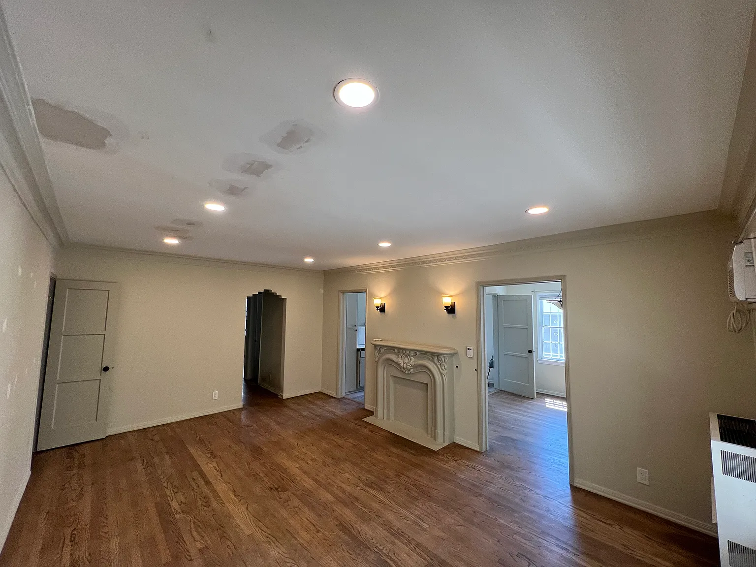 2 bed, 1050 sqft, $3,150 — Photo 3