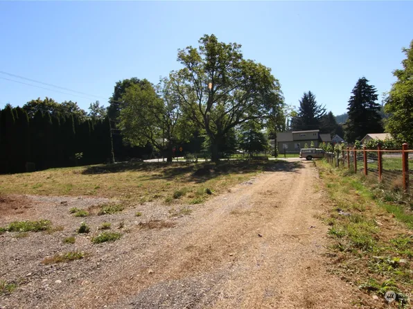 5296 Turkington Road, Acme, WA 98220