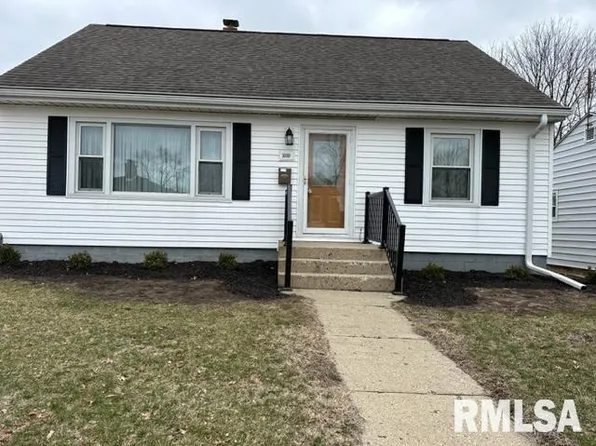 1010 Amanda St, Pekin, IL 61554