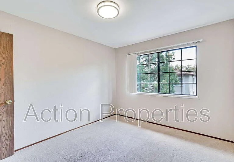 437 Costa Mesa Ter #F — Photo 22