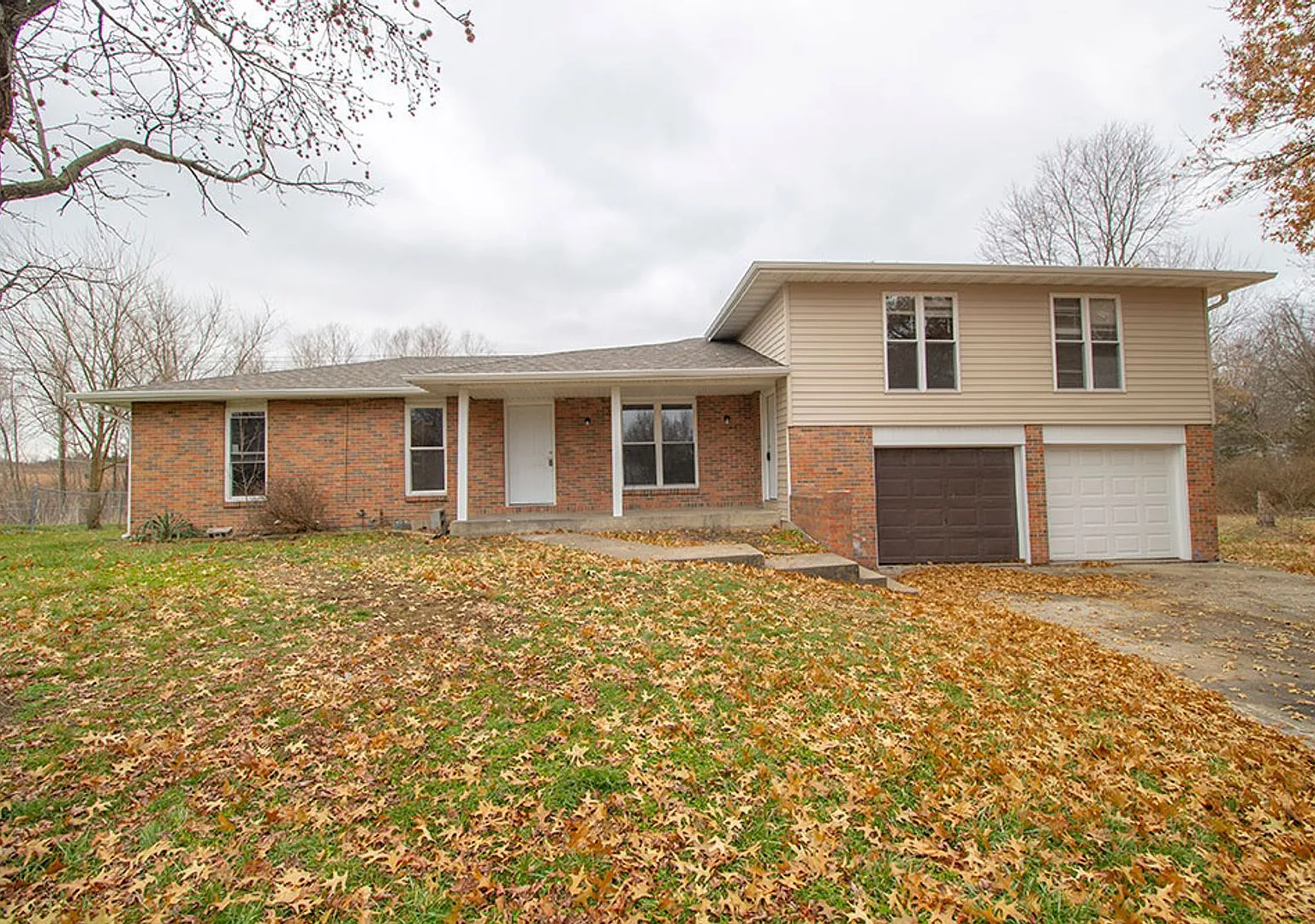 3 Bedroom, 1.5 Bath Duplex — Photo 1