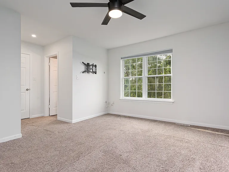 6126 Spring Knoll Dr — Photo 14