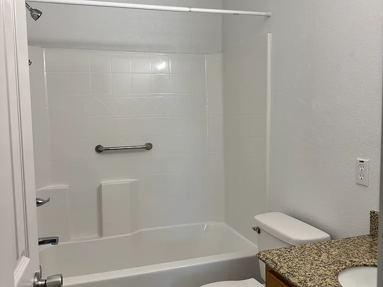 3393 Green Briar Cir #B — Photo 8