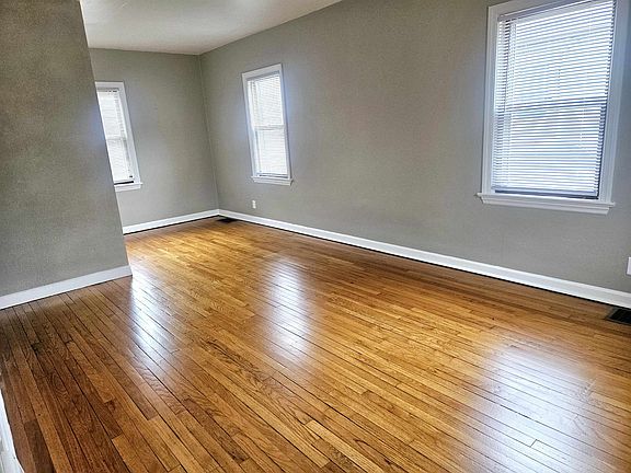 2nd image of 1603 Evergreen St
