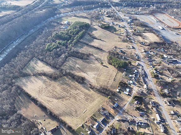 5th image of Walnut Point W