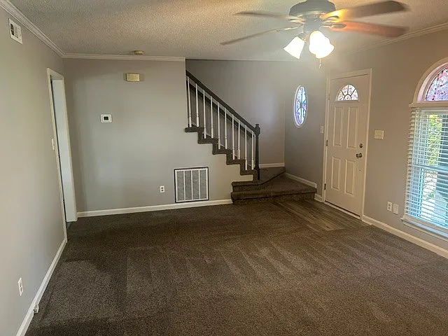 3 bed, 2.5 bath, 1458 sqft, $1,800 — Photo 3
