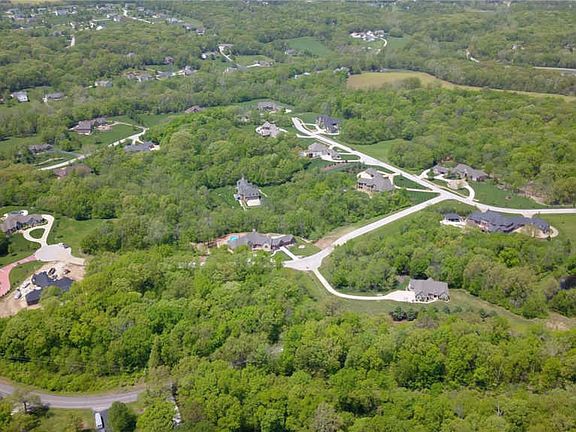 2nd image of 820 Stonecastle Ct