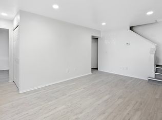 24915 Mayfair St, Flat Rock, MI 48134