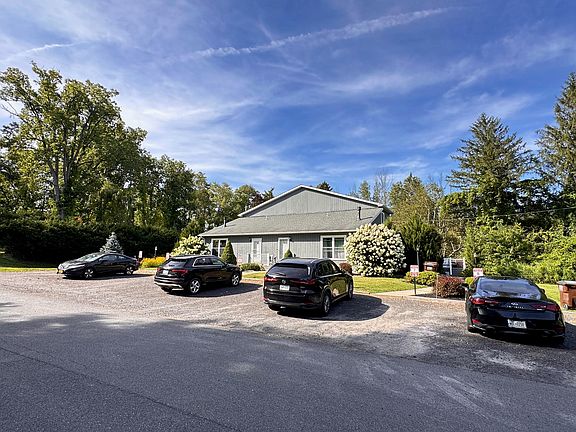3rd image of 3 Salem Ct #3A