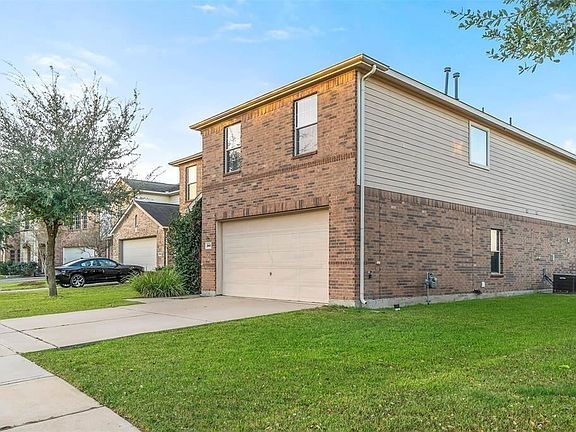 3rd image of 21430 Roaring Hill Ct