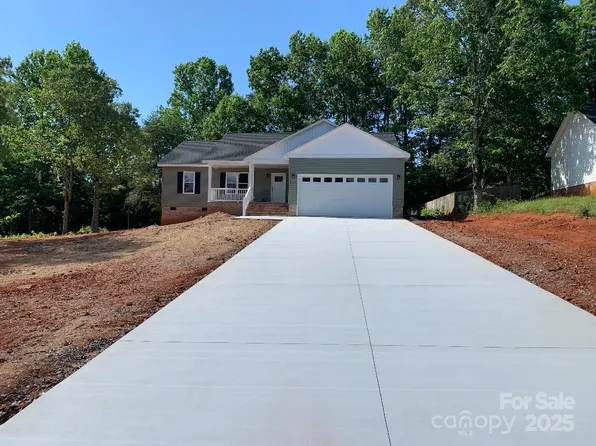 136 Ridge Run Dr, Statesville, NC 28625