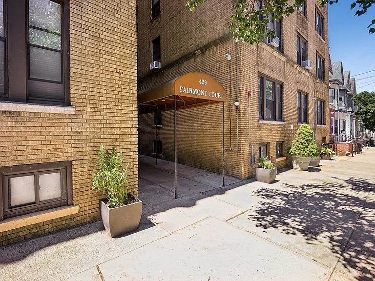 429 Fairmount Ave #104 — Photo 15
