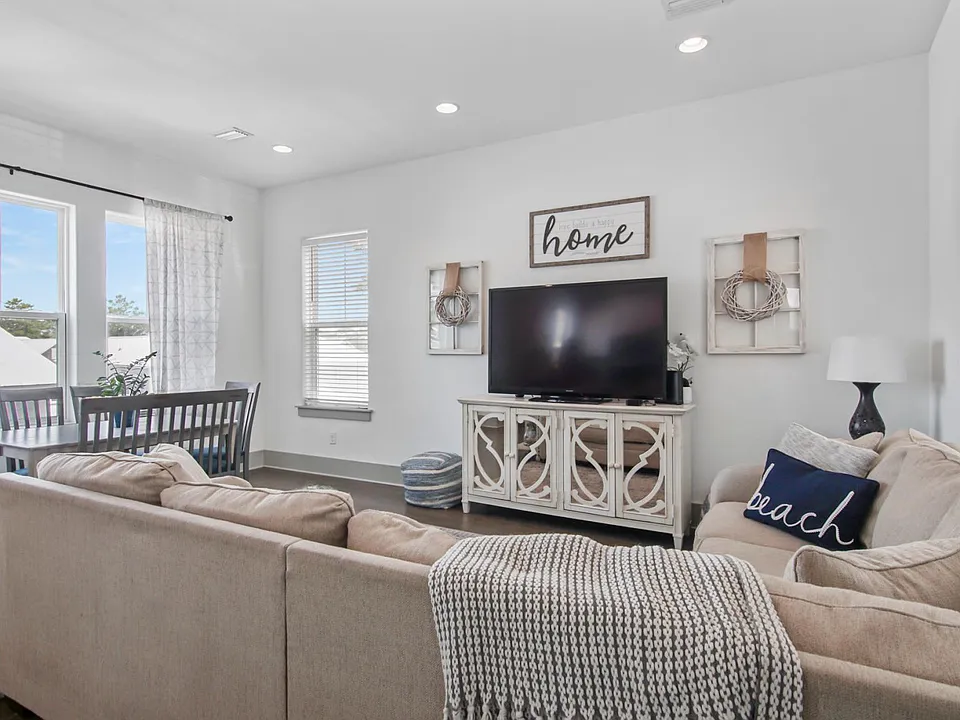 285 Gulfview Cir