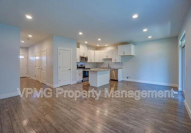 10703 NE 70th St #1 — Photo 6