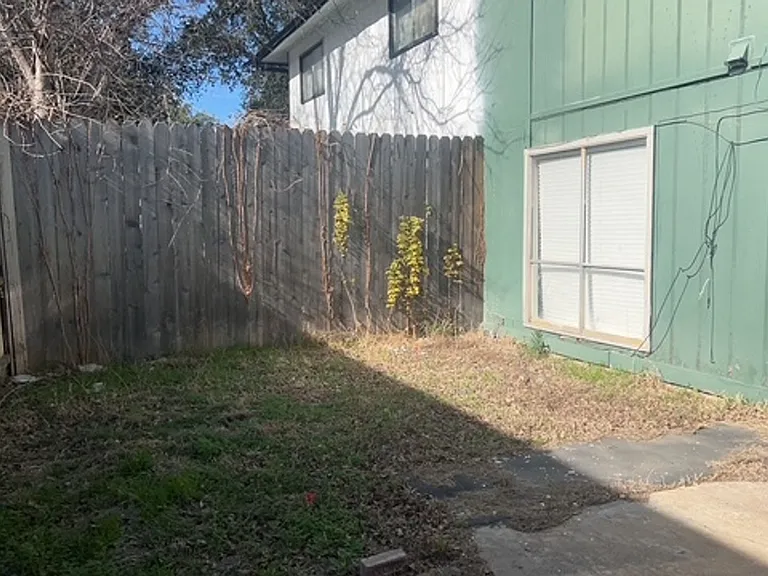 2607 San Sabastian Cir — Photo 35